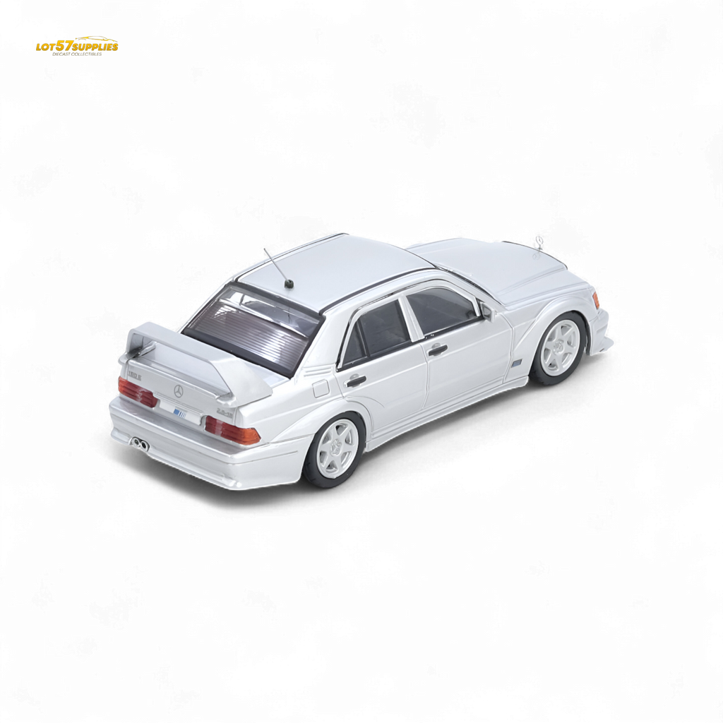 Inno64 Mercedes Benz 190E Silver 1:64